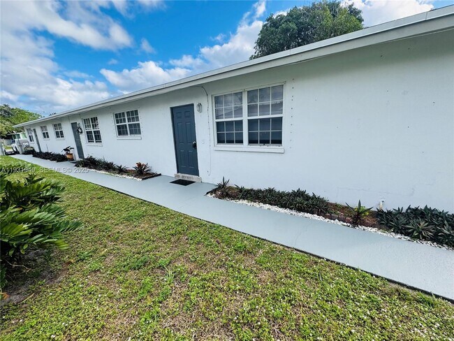 Building Photo - 631 NW 11th Ave