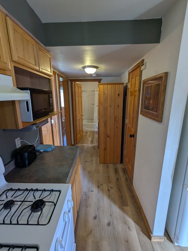 Building Photo - 721 Skatepark Court