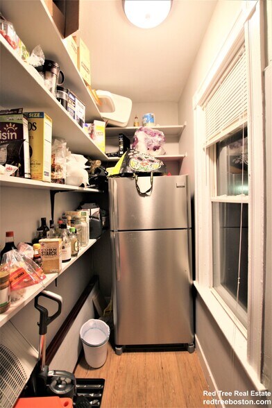 Building Photo - 8 Sunset St