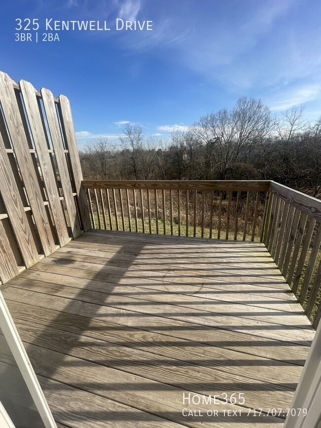 Building Photo - Beautiful 3 bedroom, 2 bathroom now availa...