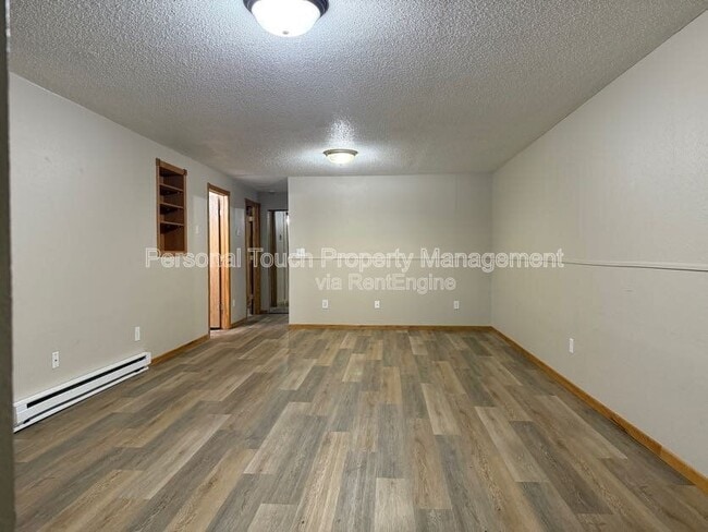 Building Photo - 2736-33 1/2 33 1/2 Ave S