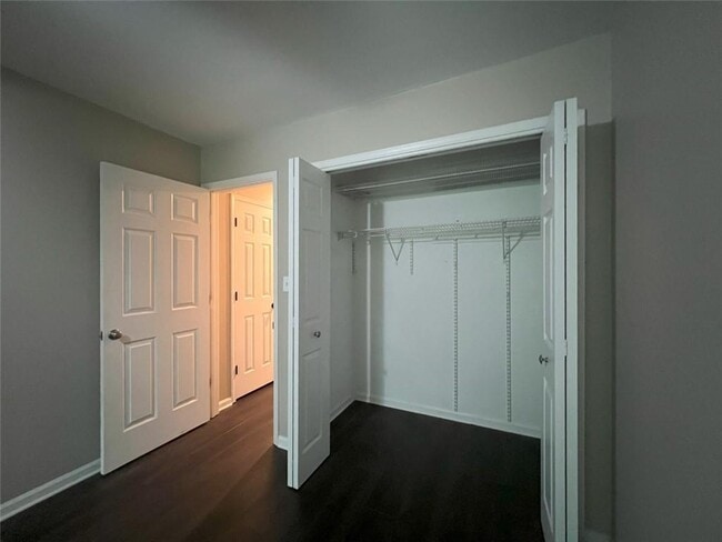 Building Photo - 3312 Pine Heights Dr NE