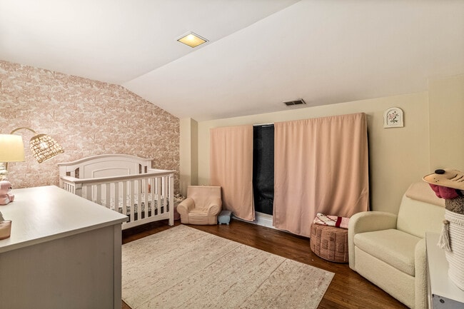 Building Photo - 1345 Lincoln Ave S