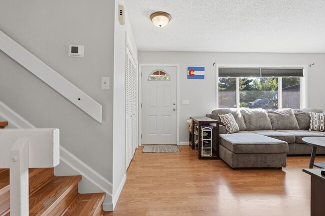 Building Photo - 931 Mountain View