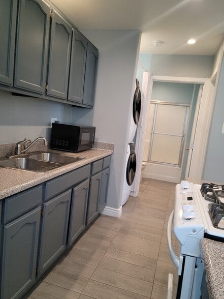 Building Photo - 19449 Ingomar St