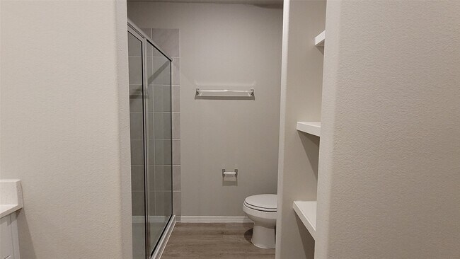 Building Photo - 526 Dalloway St