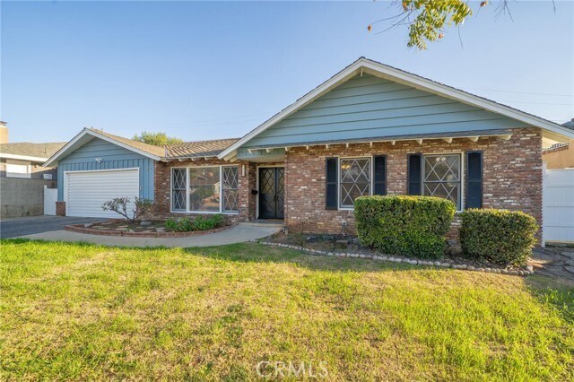 Building Photo - 2426 W Valewood St