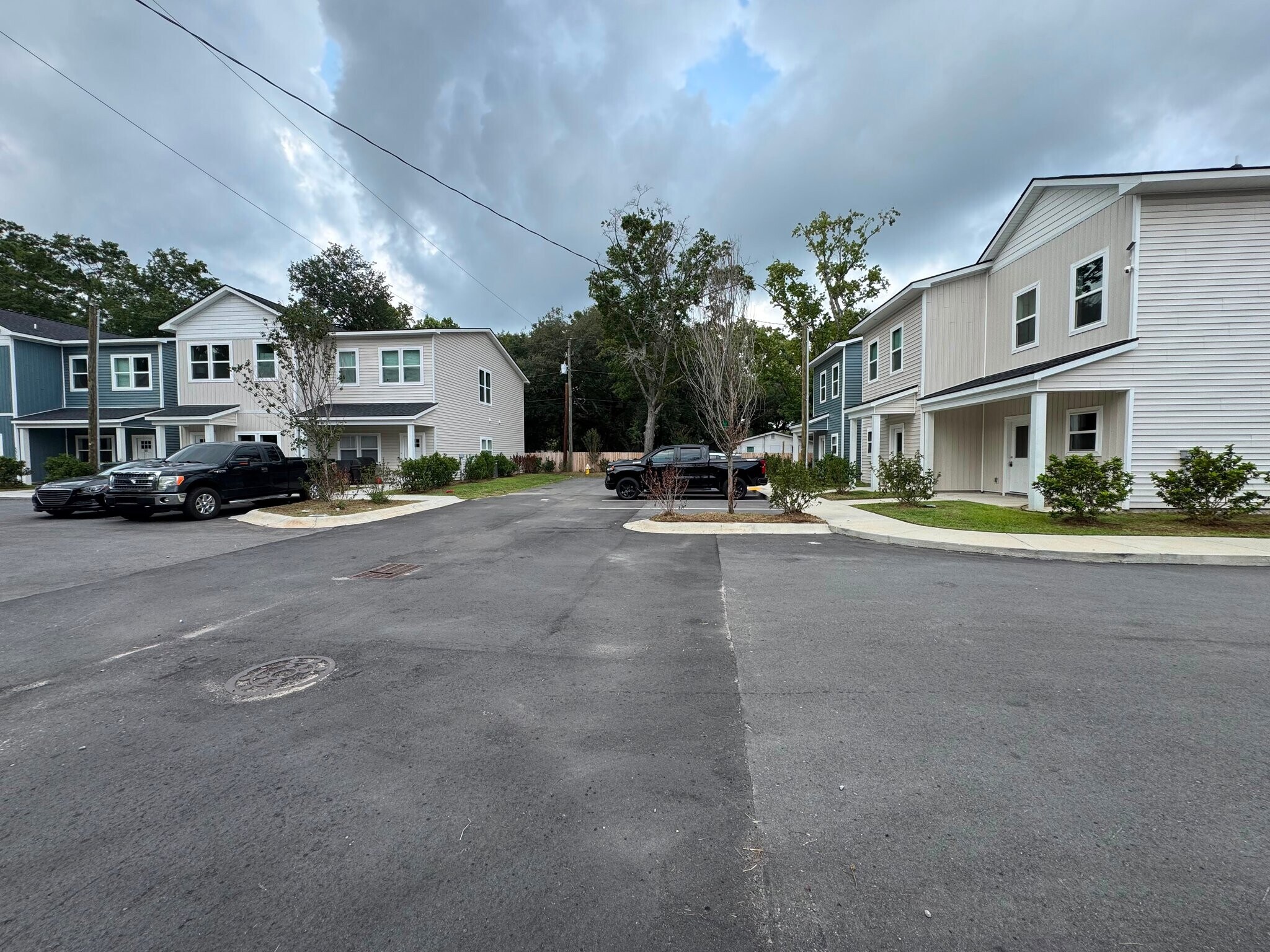 Building Photo - 5739 Murray Dr