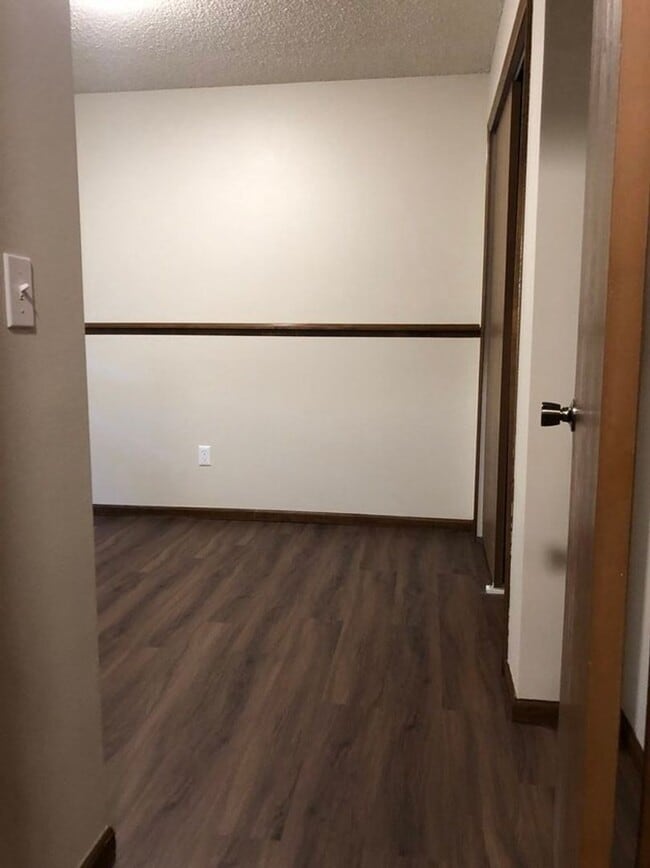 Building Photo - 3 Bed/2bath Single Family Home in Parkwood East