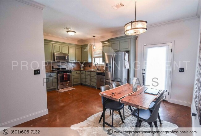 Building Photo - A wonderful home full of character!