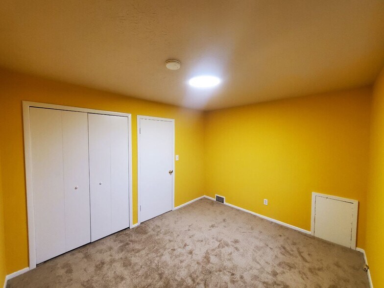 Building Photo - 23755 Banbury Cir