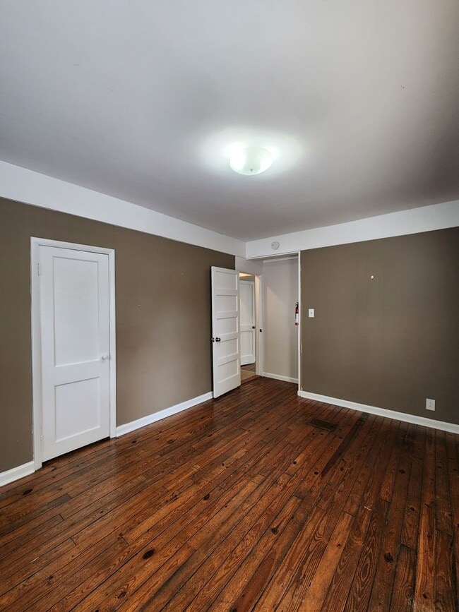 Building Photo - Asheville Duplex- Lower Level