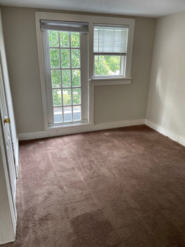 Building Photo - 506 S 18th St