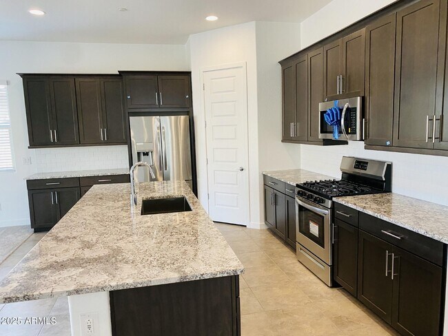 Building Photo - 12534 W Calle De Baca