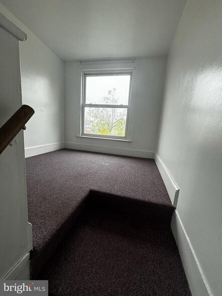 Building Photo - 2 E Vine St