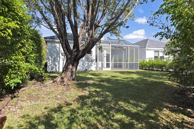 Building Photo - 1579 Banyan Way