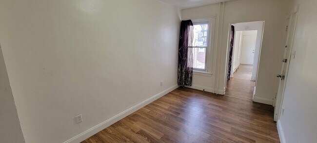 Building Photo - 610 Park St