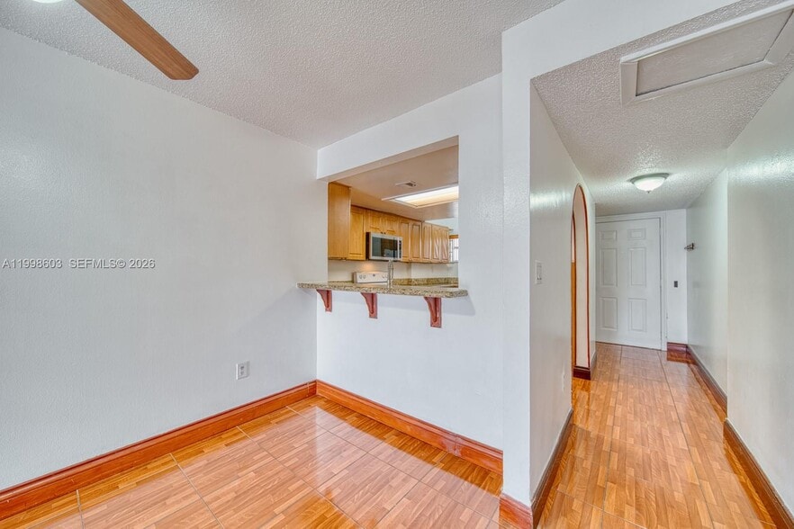 Building Photo - 840 SW 105th Ave