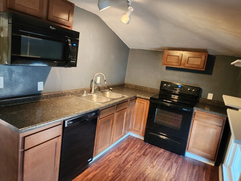 Building Photo - 1622 Ferry St