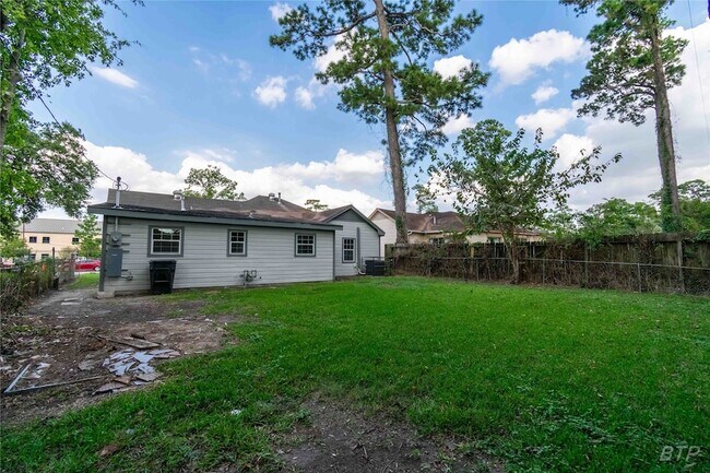 Building Photo - 3818 Blodgett St