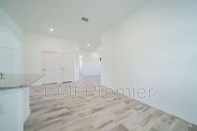 Building Photo - 14817 Equine Trail