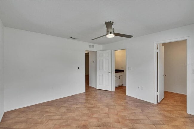 Building Photo - 1695 E Orangecrest Ave