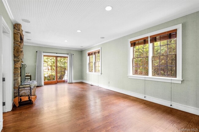 Building Photo - 6 Summit Ave