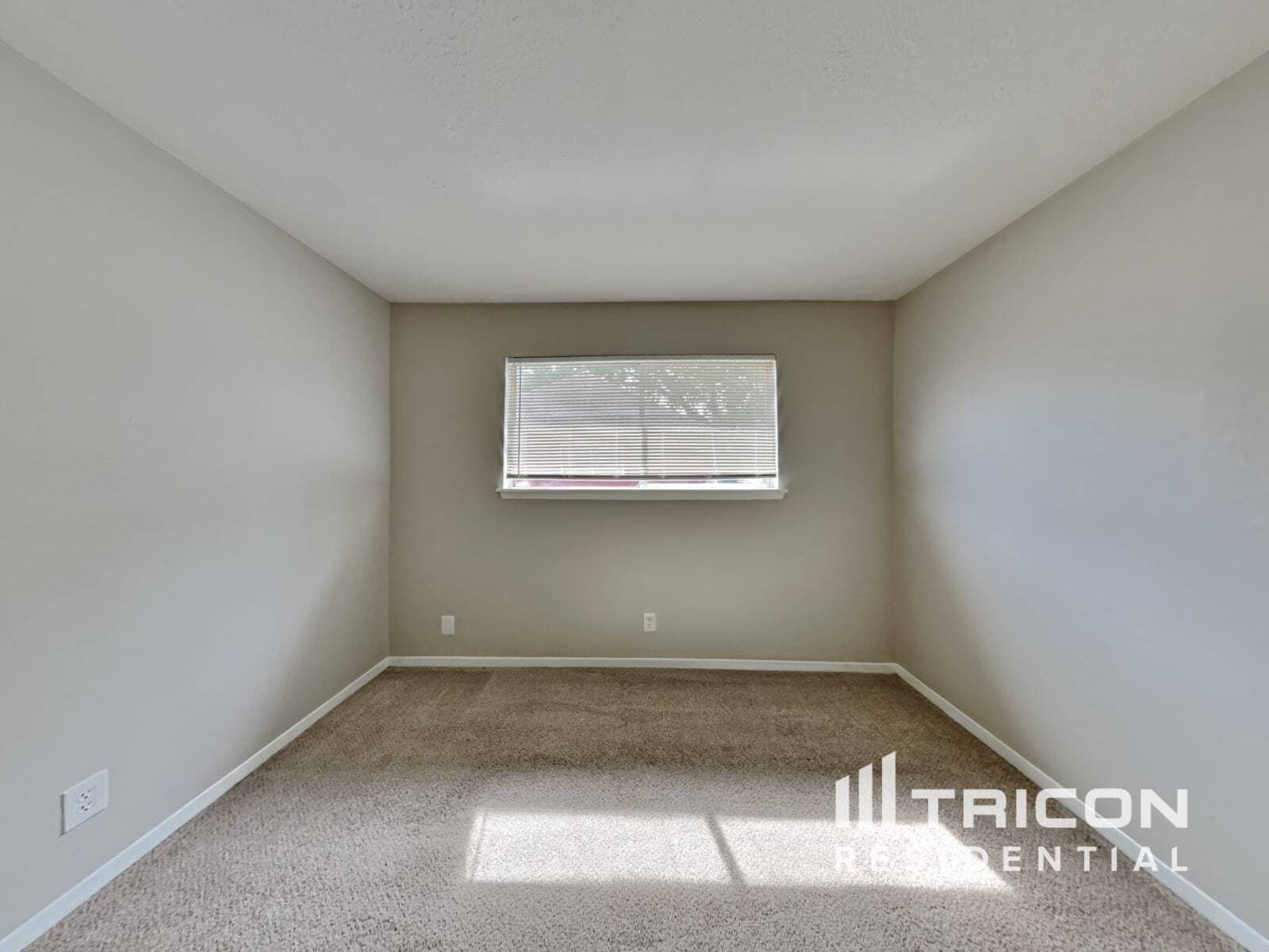 Building Photo - 24122 Spring Mill Ln