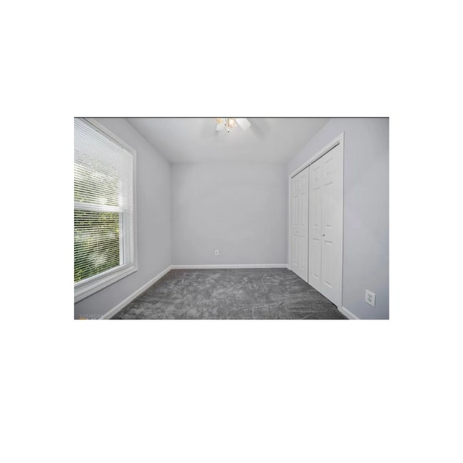 Building Photo - 558 Manning Rd SW