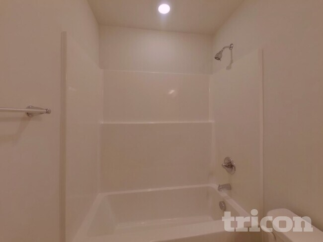 Building Photo - 177 Braxton Dr