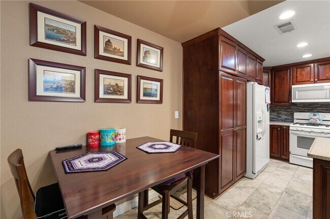 Building Photo - 10371 Garden Grove Blvd