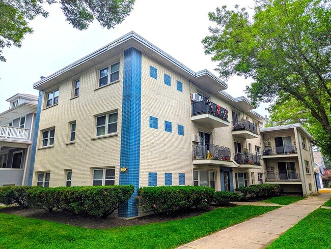 Primary Photo - 7256 N Bell Ave