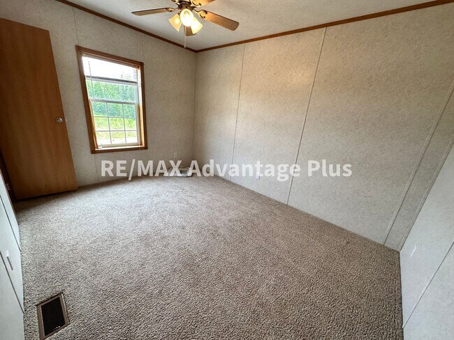 Building Photo - Affordable 3-Bedroom with Master Suite and Private Setting!
