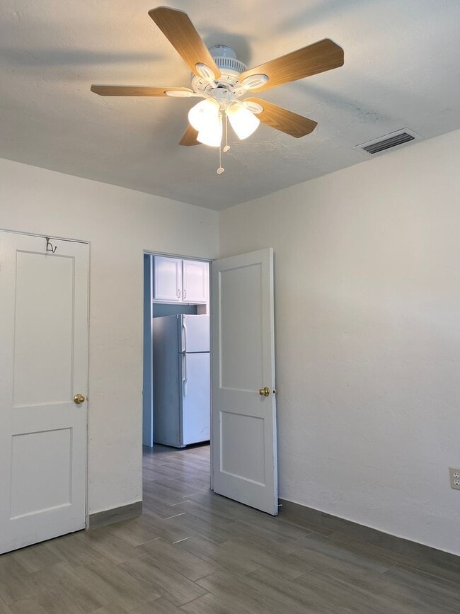 Building Photo - 1512 N Chickasaw Trail