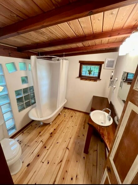 master bathroom - 1417 Old Topanga Canyon Rd