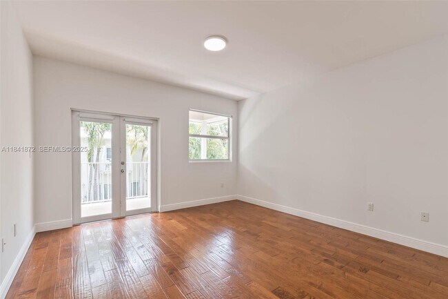 Building Photo - 3133 Hibiscus St