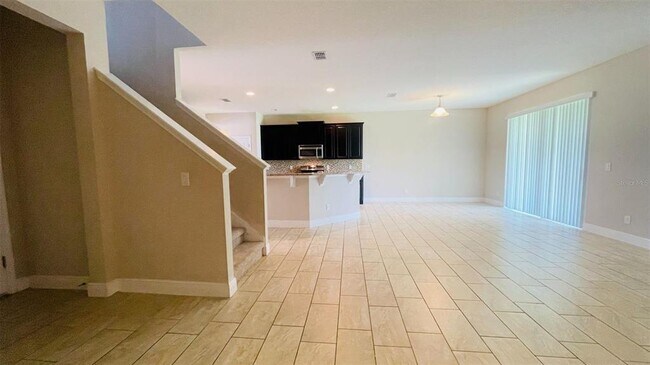 Building Photo - 1033 Vinsetta Cir