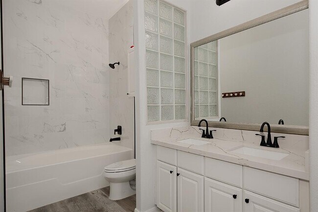 Building Photo - 1441 East St