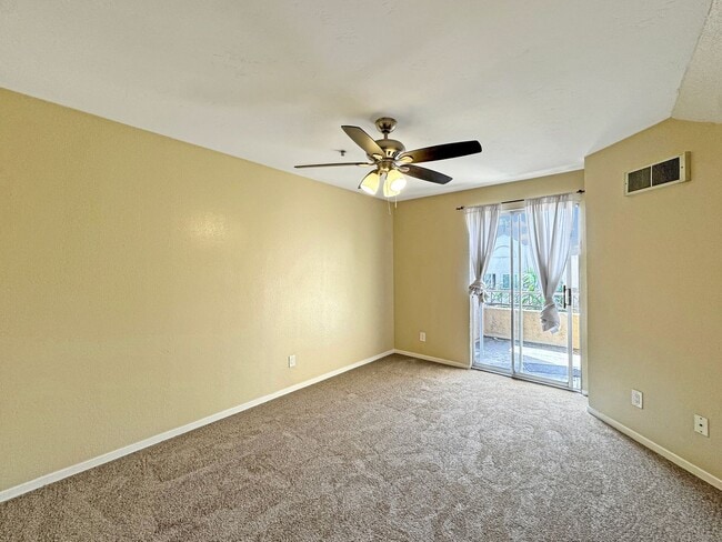 Building Photo - Beautiful 2B/2BA Condo in UTC!