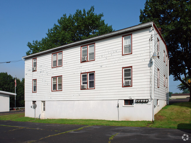 Building Photo - 130-132 E Church St