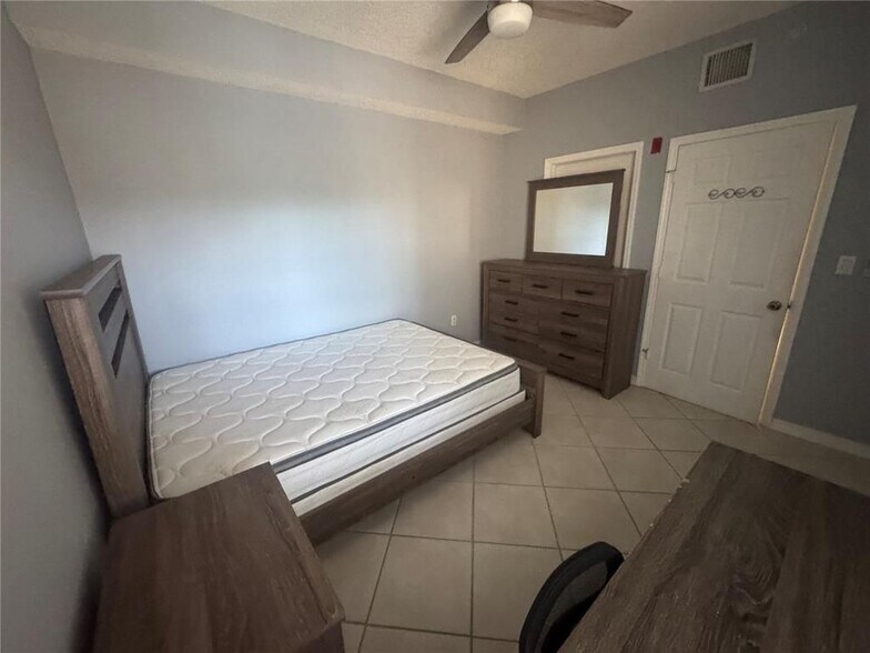 Building Photo - 7085 Nova Dr