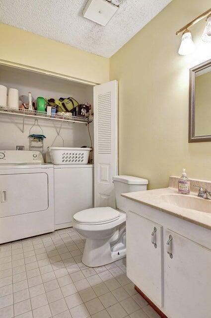 Building Photo - 7627 Courtyard Run W