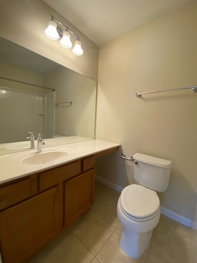 Building Photo - Beautiful 2/2.5 in Desirable Arrowood Community
