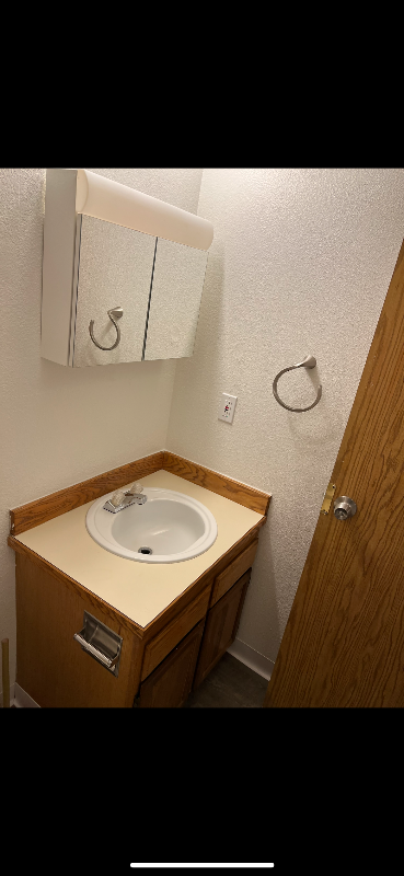 Building Photo - 551 N Robin Cir