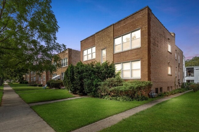 Primary Photo - 8926 Bronx Ave