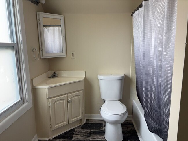 Building Photo - Spacious 5-Bedroom Home with Detached Garage