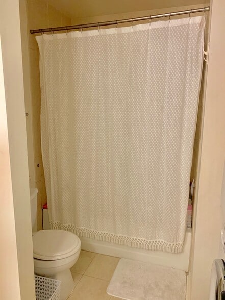 Bathroom - 2920 Yarling Ct