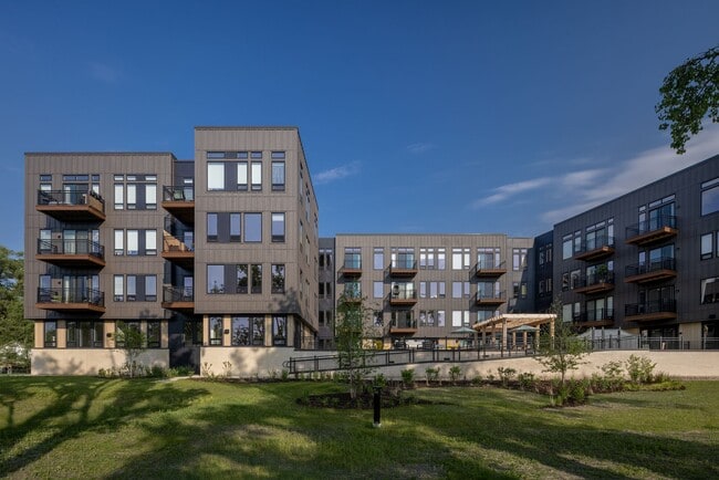 Building Photo - Starkweather Place