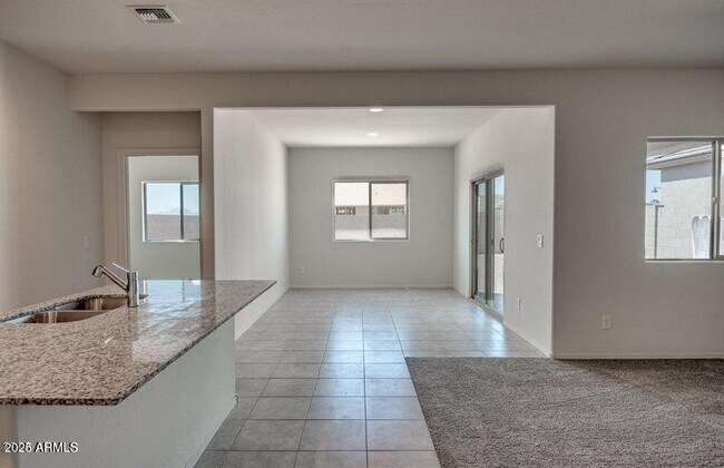 Building Photo - 18354 N Buckhorn Trail