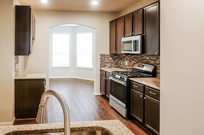 Building Photo - 19011 Woodland Leaf Ln